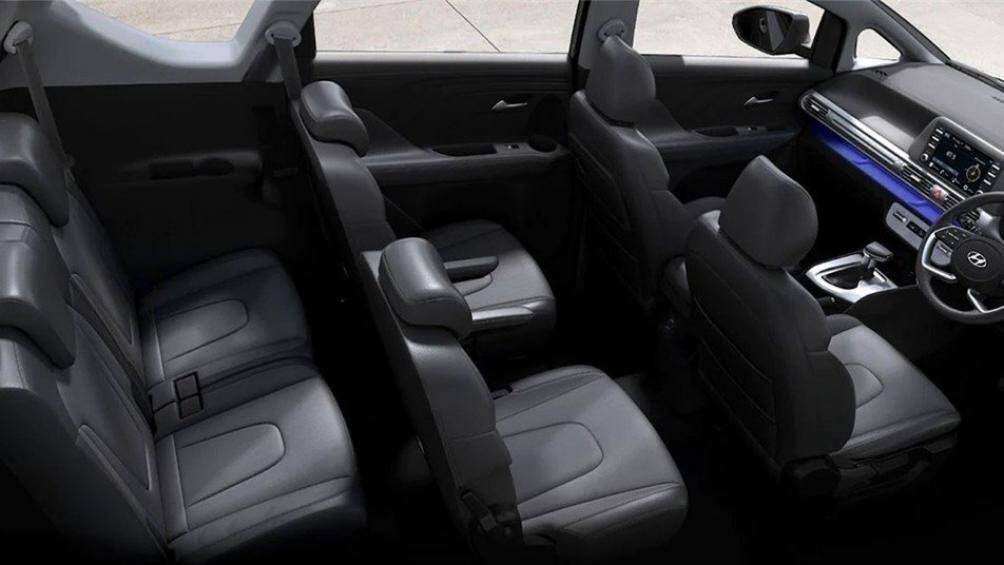 Như vậy, mẫu xe này có giá khởi điểm thấp hơn một chút so với Mitsubishi Xpander (249,93 triệu Rupiah) và Veloz (251,2 triệu Rupiah)