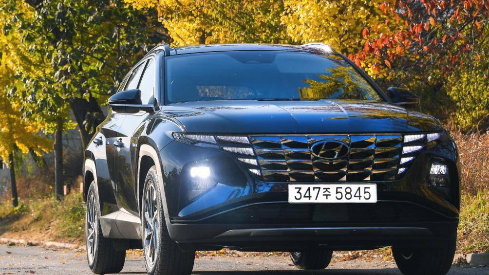 Thứ hai là động cơ diesel 4 xi-lanh, dung tích 2.0L với công suất tối đa 184 mã lực và mô-men xoắn cực đại 417 Nm