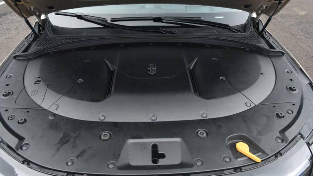 Aito M7 sử dụng động cơ xăng I4 1.5L tăng áp mạnh 125 mã lực chỉ đóng vai trò máy phát điện để sạc pin cho xe