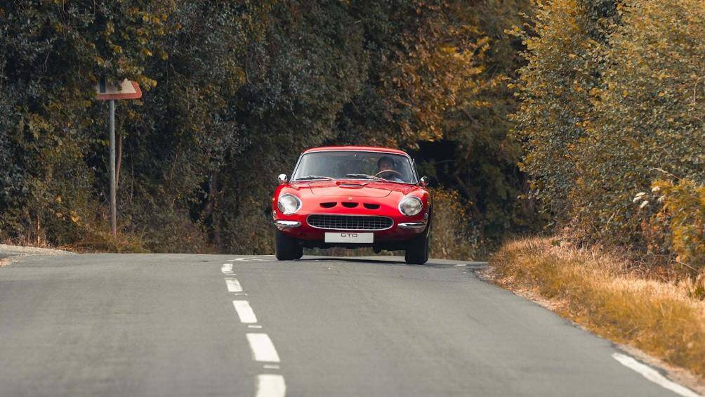 Chiếc Ferrari được sơn lại theo màu Rosso Corsa đặc trưng