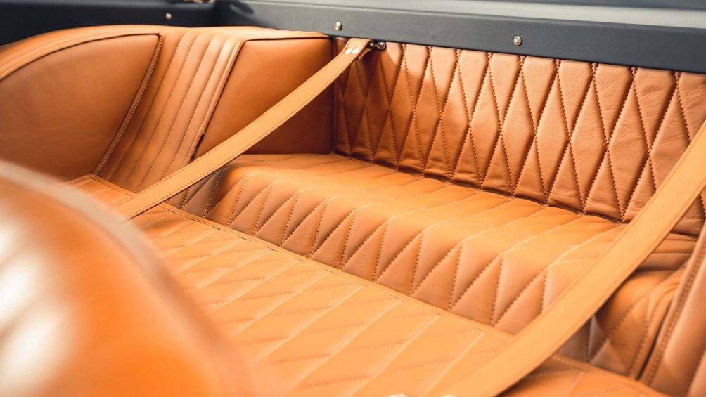 Chủ sở hữu gần nhất của xe đã nâng cấp dây đai an toàn, gương và dây đai hành lý