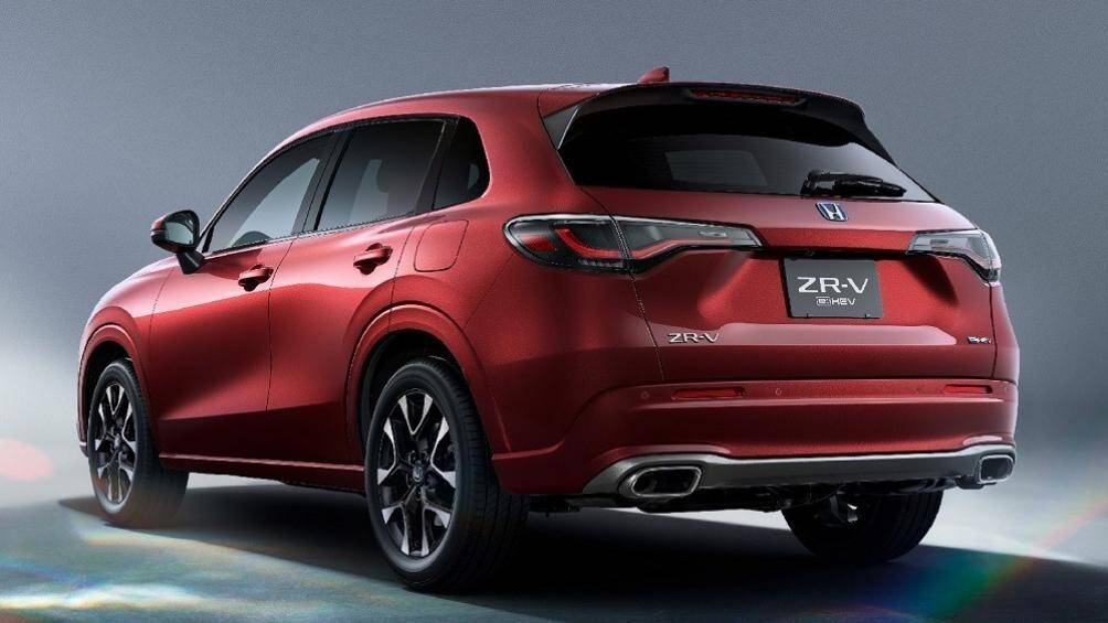 Ngoài tùy chọn điện khí hóa, thương hiệu còn phát hành một biến thể với động cơ 1.5 lít tăng áp kết hợp với hộp số vô cấp CVT