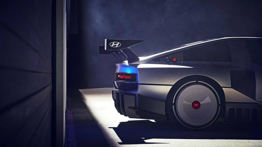 Với bình nhiên liệu hydro có thể được nạp đầy trong 5 phút và bộ pin 62,4 kWh có khả năng sạc nhanh 800V, N Vision 74 có phạm vi hoạt động là 600 km