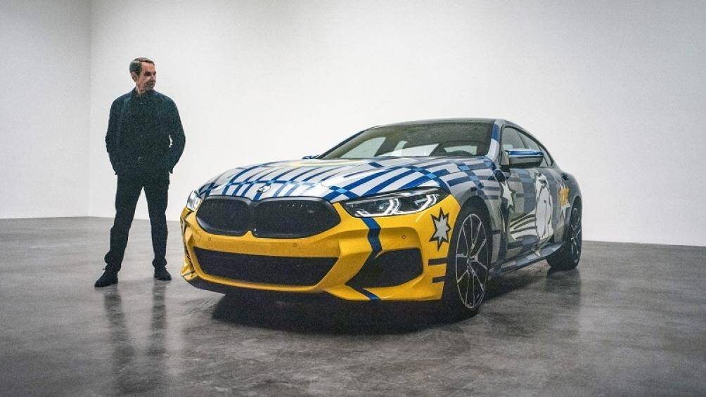 BMW cho biết, quá trình hoàn thiện lớp sơn ngoại thất cho chiếc xe này đòi hỏi 11 công đoạn khác nhau và mất đến vài trăm giờ đồng hồ làm việc