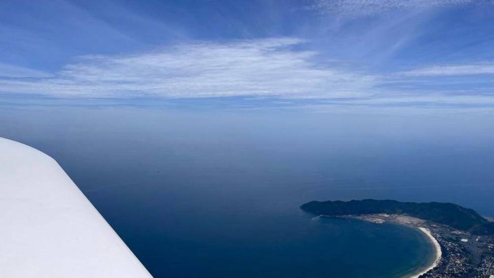 Hình ảnh Mack chia sẻ khi chuẩn bị hạ cánh xuống Việt Nam.