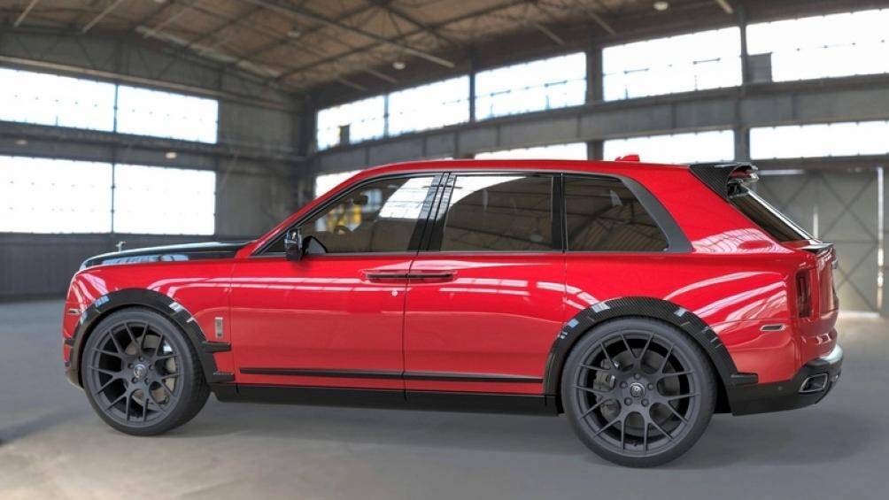 Nổi bật không kém là bộ mâm PUR 24 inch được làm từ hợp kim nhôm. Các bánh xe được chế tạo riêng cho Cullinan Emperor