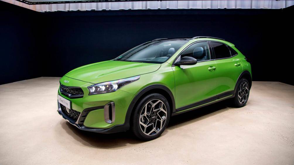 Kia Xceed 2022 được thay đổi một số chi tiết đáng chú ý ở ngoại thất và được nâng cấp bằng công nghệ Hybrid