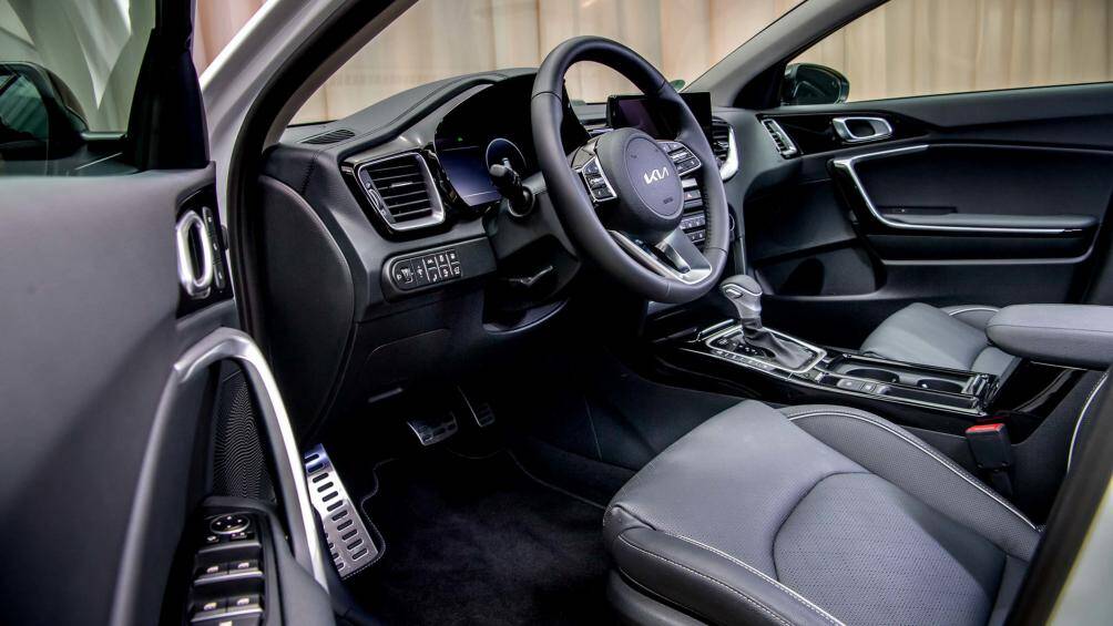 Công nghệ MHEV hoặc loại động cơ hybrid 1.6 lít diesel giúp xe tạo ra công suất 134 mã lực, mô-men xoắn 320 Nm