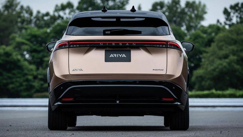 Đặc biệt là hệ thống lái bán tự động ProPilot mới dưới sự hỗ trợ của 7 camera, 5 radar và 12 bộ cảm biến siêu âm