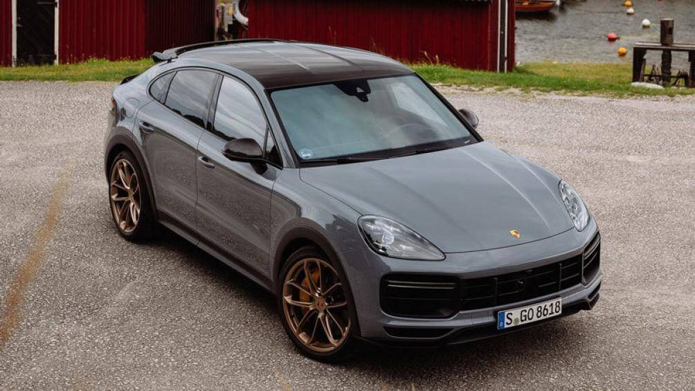 6. Porsche Cayenne Turbo GT (vận tốc tối đa: 299 km/h)