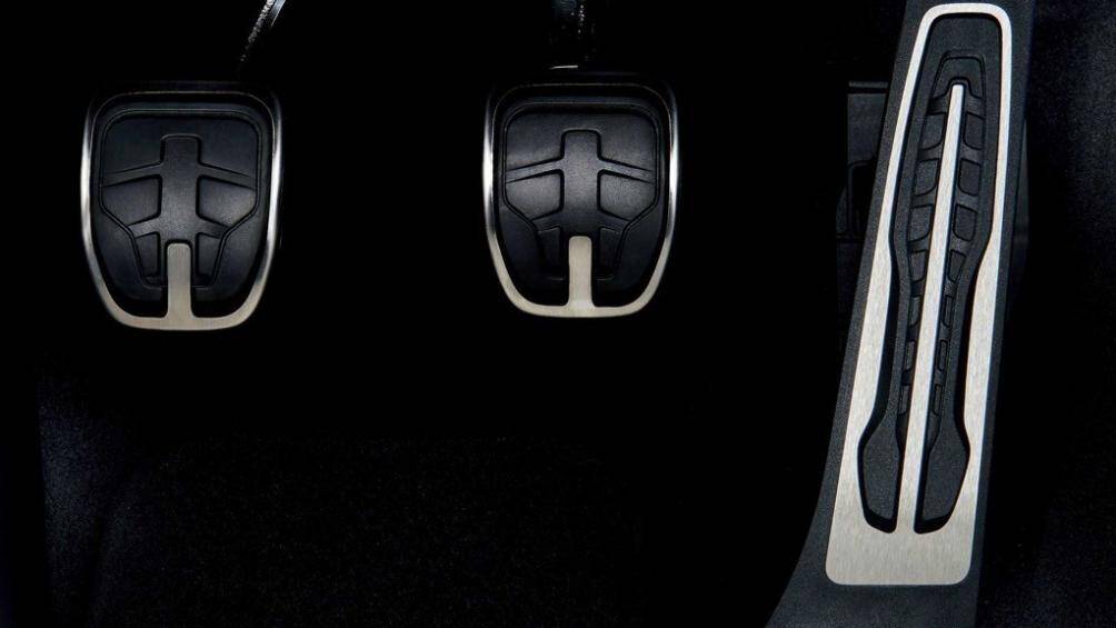 Toyota Supra Matte White Edition vẫn được trang bị khối động cơ tăng áp 3.0 lít, sản sinh công suất 382 mã lực