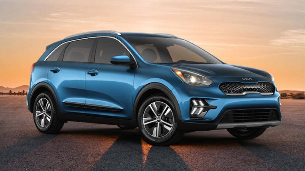 1. Kia Niro Hybrid 2022 (mức tiêu thụ nhiên liệu ở đường hỗn hợp: 5,6 lít/100 km)