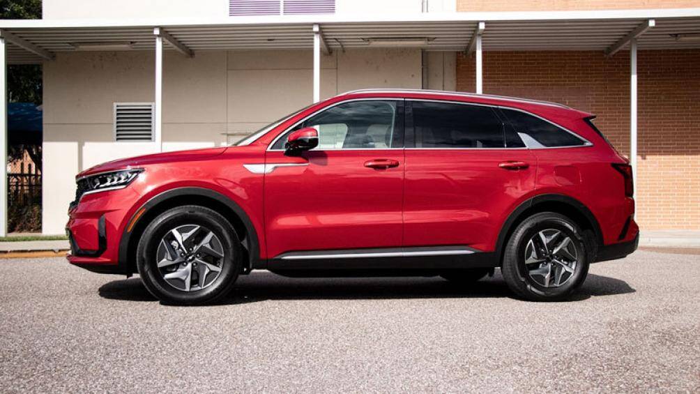 10. Kia Sorento Hybrid 2022 (mức tiêu thụ nhiên liệu ở đường hỗn hợp: 7,6 lít/100 km)