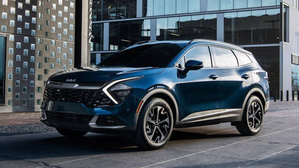 2. Kia Sportage Hybrid 2023 (mức tiêu thụ nhiên liệu ở đường hỗn hợp: 6,6 lít/100 km)