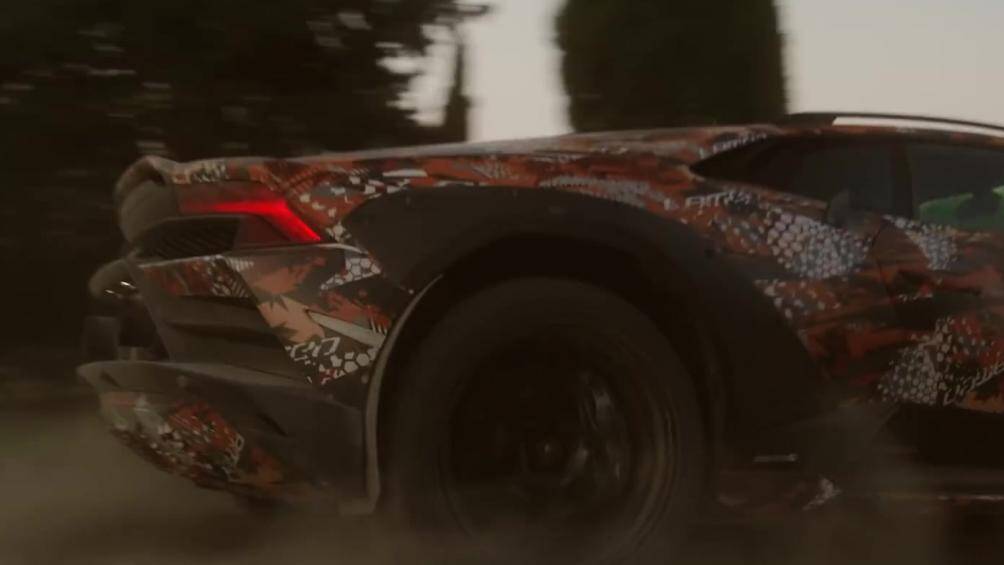 Siêu xe này có thể "băng rừng lội suối" như xe gầm cao đích thực được, mặc dù Huracan Sterrato có khoảng sáng gầm cao hơn và trang bị lốp dầy hơn