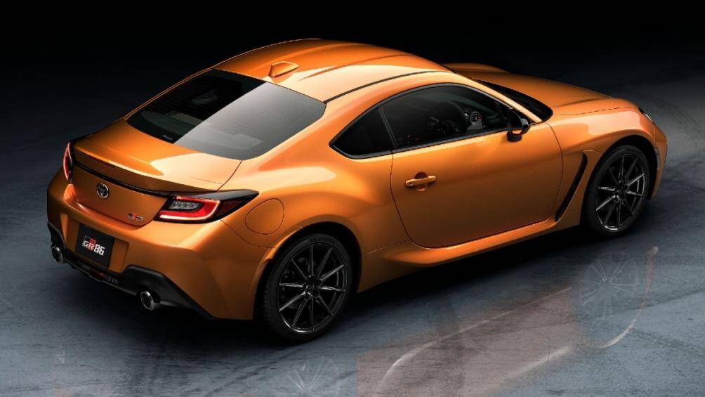 Toyota GR86 chỉ có duy nhất màu cam đậm, bộ vành 18 inch đa chấu và lưới tản nhiệt mang tông màu đen tương phản