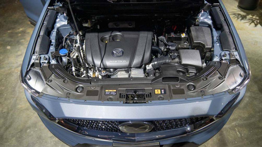 Mazda CX-8 được trang bị khối động cơ dầu (diesel) SkyActiv-D 4 xy lanh, dung tích 2.2L tăng áp, cho công suất tối đa 190 mã lực và mô-men xoắn cực đại 450 Nm