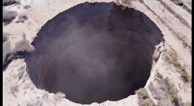 Cơ quan Địa chất và Khai thác Quốc gia Chile (Sernageomin) cho biết đang tiếp tục điều tra sự việc và đã cử đội ngũ chuyên gia tới khu vực từ ngày 6/8.