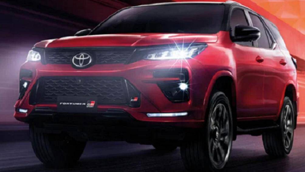 Phiên bản đầu bảng Fortuner GR Sport gây ấn tượng mạnh được lấy cảm hứng thiết kế từ các mẫu xe đua của Toyota Gazoo Racing