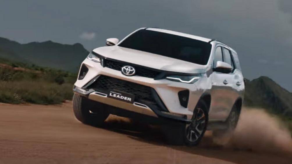 Phiên bản này sử dụng động cơ diesel 2.4L 4 xi-lanh cho công suất cực đại 150 mã lực đi kèm với hộp số tự động 6 cấp