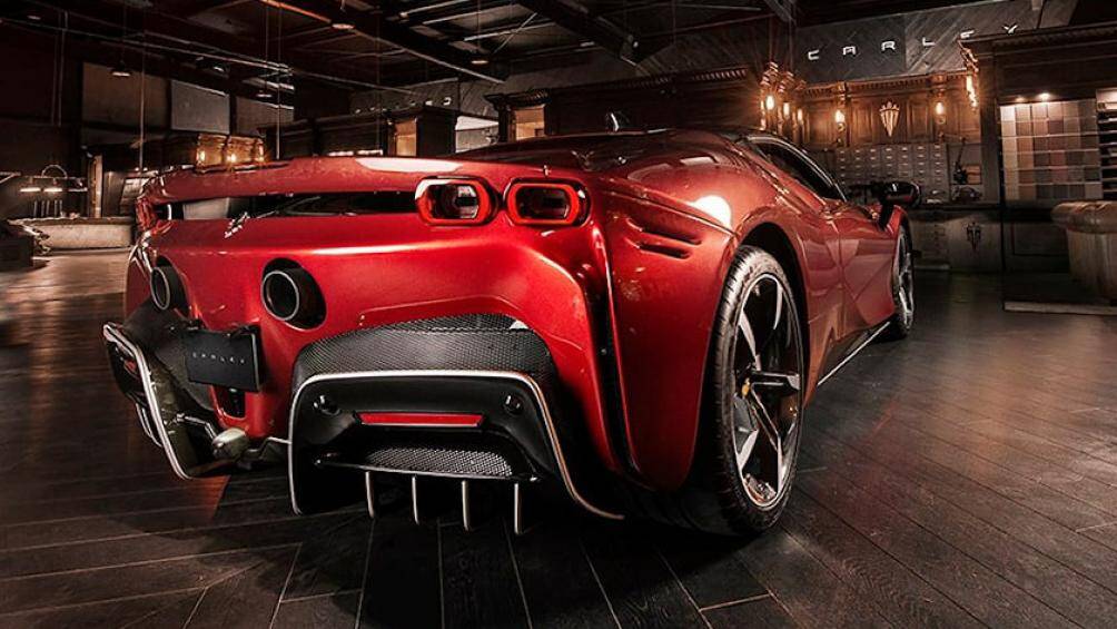 Ferrari SF90 Stradale sử dụng hệ truyền động plug-in hybrid kết hợp với khối động cơ V8 tăng áp kép