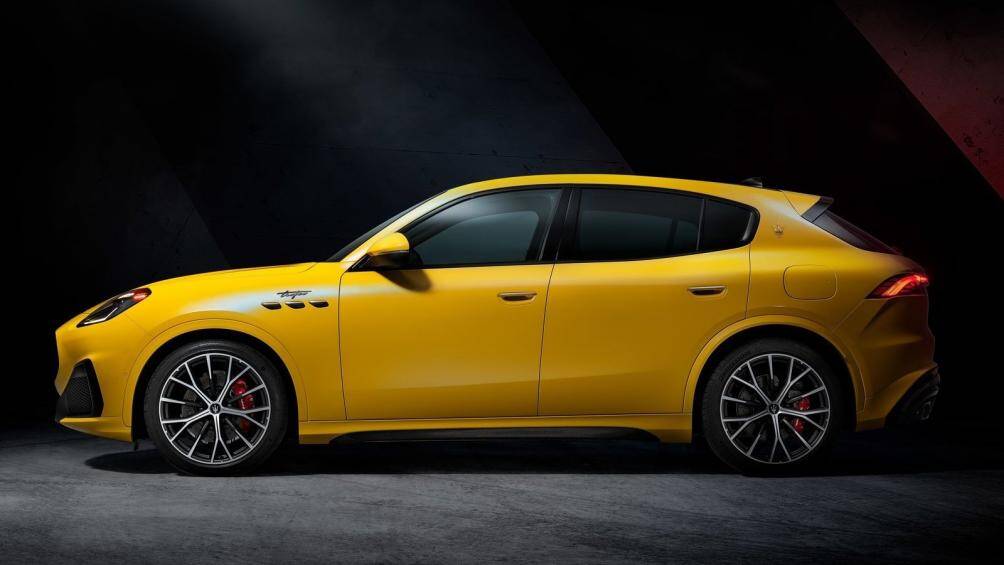 Ngoài ra, hệ thống kiểm soát lực kéo trên bản Trofeo cũng được hiệu chỉnh lại để hoạt động tốt hơn cùng tính năng hỗ trợ đề-pa