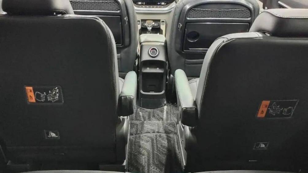 Kia Carens 2022 tại Indonesia sử dụng 2 tùy chọn về động cơ, bao gồm động cơ xăng 1.5L với công suất 115 mã lực và mô-men xoắn 144 Nm