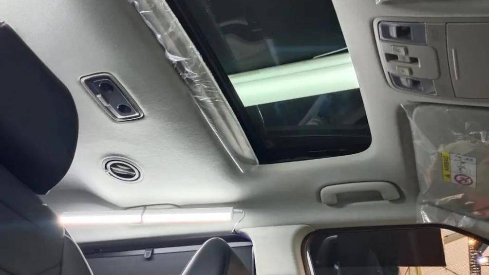 Tiếp đó là động cơ tăng áp 1.4L với công suất 140 mã lực và mô-men xoắn 242 Nm, đi kèm hộp số vô cấp thông minh iVT