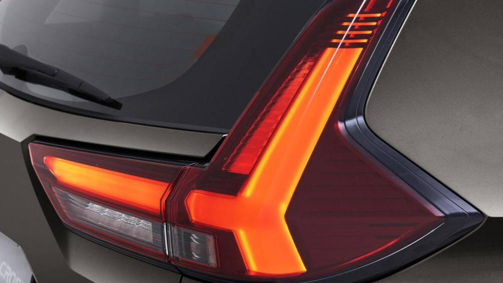 Sức mạnh của xe vẫn đến từ trang bị động cơ 4 xy-lanh thẳng hàng dung tích 1.5L hút khí tự nhiên, công suất 105 mã lực và mô-men xoắn 141 Nm