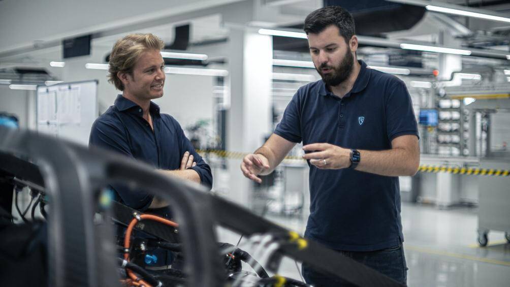 Đây cũng chính là mẫu xe thương mại đầu tiên được chế tạo tại Croatia, thương hiệu đã tốn tới 5 năm để có được thành công này