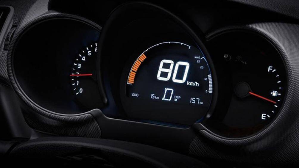 Tại thị trường Hàn Quốc, mẫu xe này hiện có 2 tùy chọn động cơ. Đầu tiên là động cơ xăng MPI 3 xi-lanh, dung tích 1.0L với công suất tối đa 77 mã lực