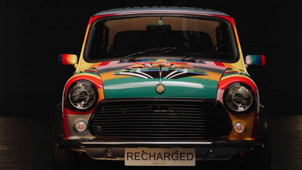 Mini Recharged về nguyên bản là một chiếc Mini cổ điển với trang bị động cơ điện hoàn toàn mới