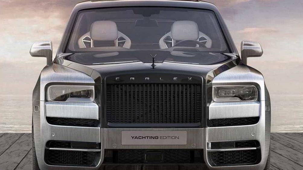 Các chi tiết còn lại như phần mui xe, lưới tản nhiệt, nóc xe và các chi tiết nhỏ khác được hoàn thiện bằng lớp sơn màu đen