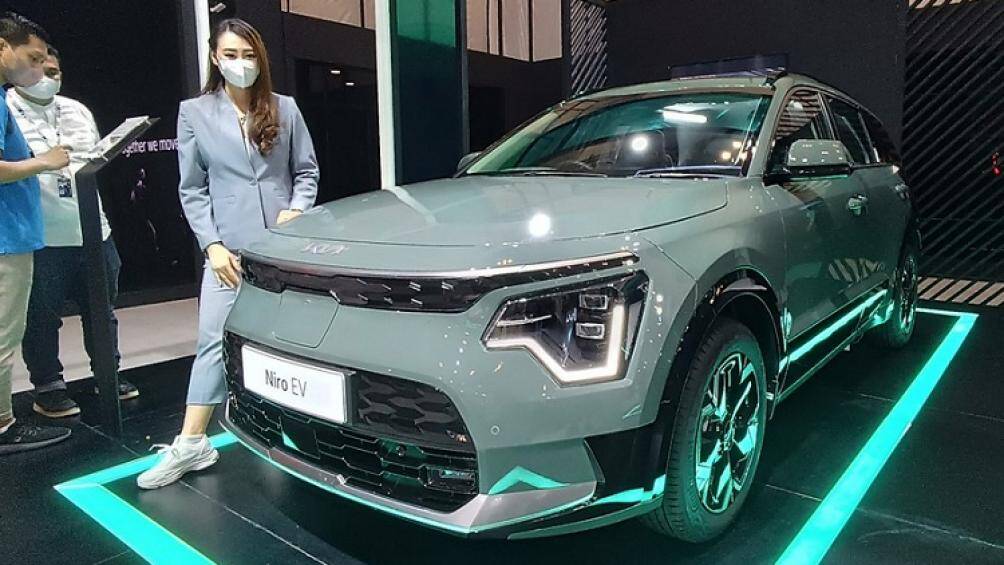 Kia Niro EV 2022 đã được trưng bày tại triển lãm GIIAS ở Indonesia. Đây là lần đầu tiên mẫu xe điện này đặt chân đến Đông Nam Á