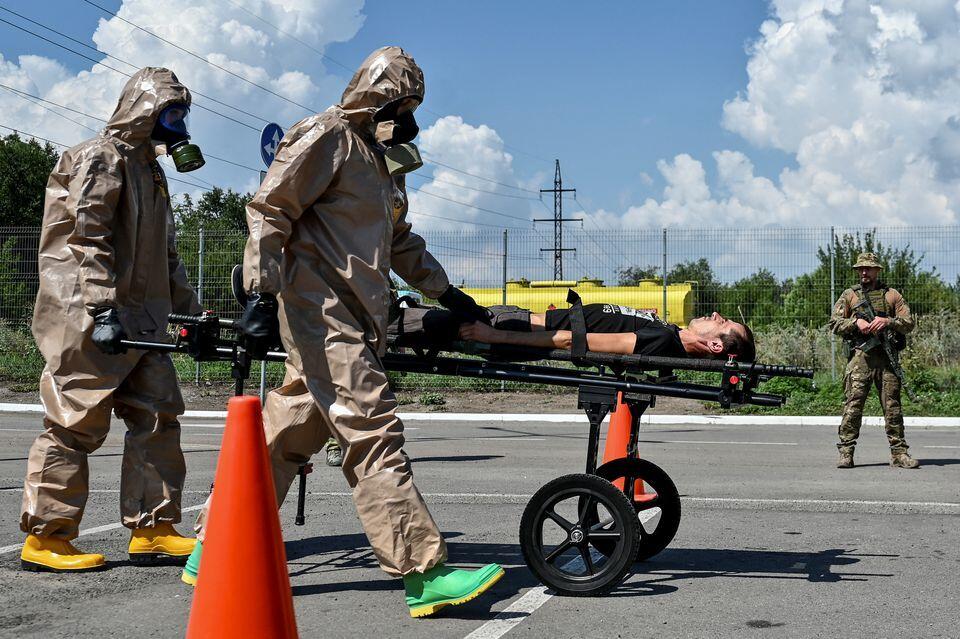 Trong bài phát biểu trên truyền hình đêm 15/8, Tổng thống Ukraine Volodymyr Zelensky cáo buộc Nga sử dụng nhà máy hạt nhân làm căn cứ cất trữ vũ khí và làm cơ sở để thực hiện các vụ tấn công vào các khu vực lân cận song phía Nga đã phủ nhận cáo buộc này.
