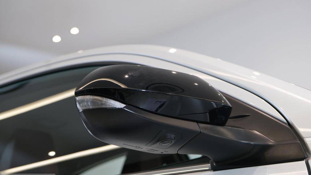 Toyota Vios 2023 có 4 phiên bản bao gồm Sport giá 539.000 baht (355 triệu đồng), Smart giá 584.000 baht (385 triệu đồng)