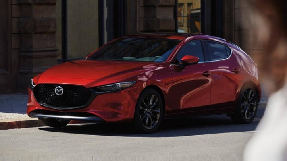 Xe có mức tiêu thụ nhiên liệu trung bình theo ước tính của EPA là 8,4 / 6,36 / 7,59 lít trên 100 km đường thành phố / đường cao tốc / đường hỗn hợp