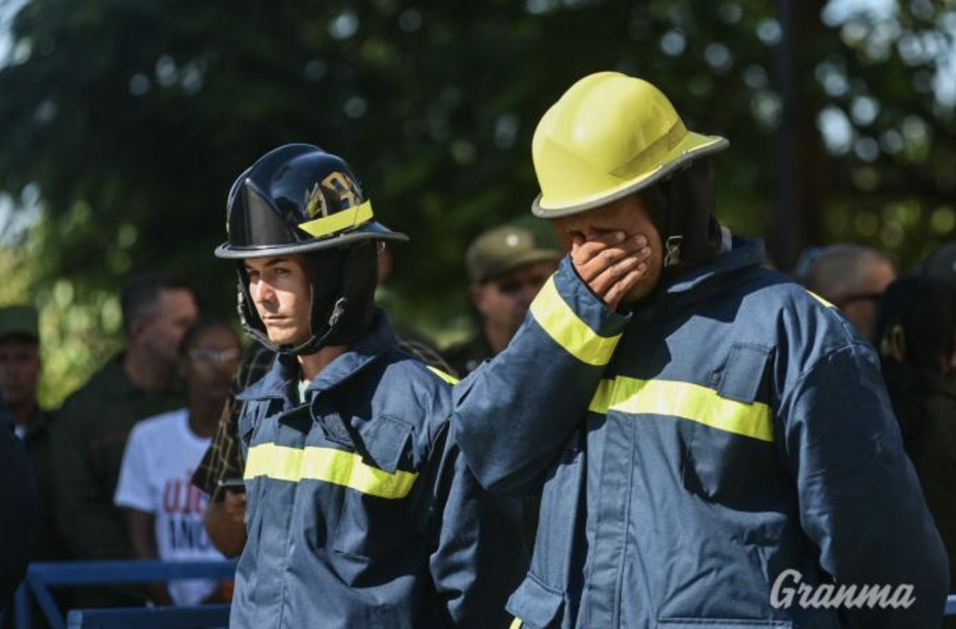 Trước đ&oacute;, để tri &acirc;n những người đ&atilde; hy sinh khi l&agrave;m nhiệm vụ, Cuba đ&atilde; tuy&ecirc;n bố quốc tang v&agrave; treo cờ rủ trong hai ng&agrave;y 18 v&agrave; 19/8.