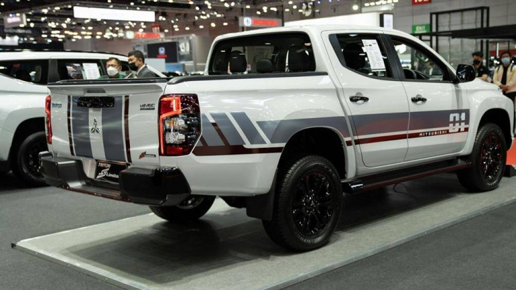 Mitsubishi Triton S-Limited Edition 2022 mới được lấy cảm hứng thiết kế từ dòng xe mô tô Café Racer