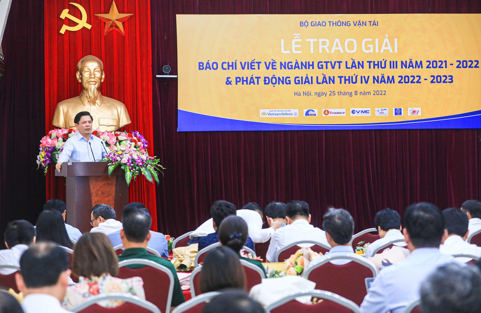 Về cơ cấu giải thưởng Giải lần thứ IV, Ban tổ chức sẽ trao 1 giải Đặc biệt trị giá 50 triệu đồng; 1 giải Nhất trị giá 30 triệu đồng; 2 giải Nhì trị giá 15 triệu đồng; 5 giải Ba trị giá 10 triệu đồng và 15 giải Khuyến khích trị giá 5 triệu đồng.