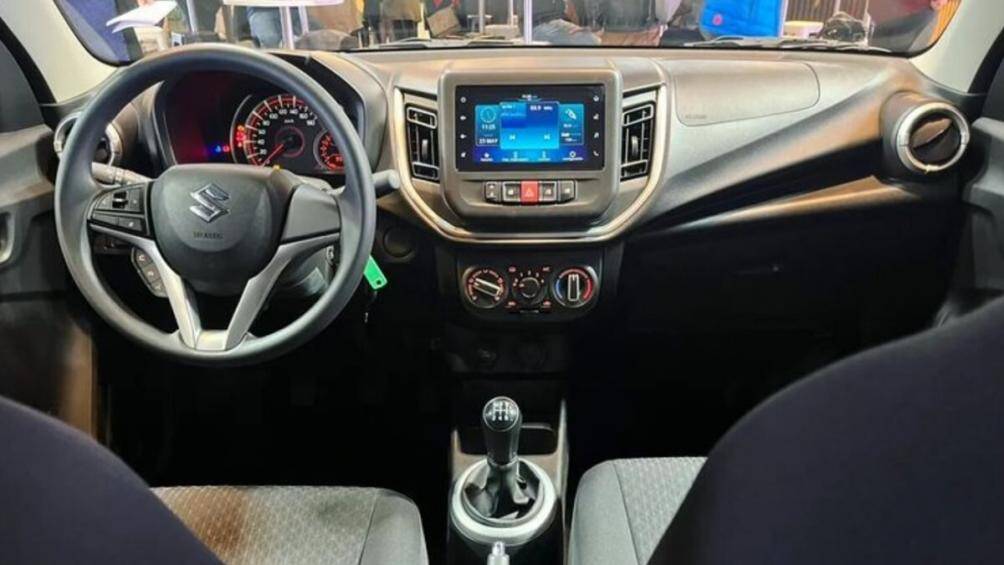 Suzuki Celerio 2022 sở hữu nội thất mới hoàn toàn và bổ sung thêm nhiều tính năng hơn so với mẫu xe cũ