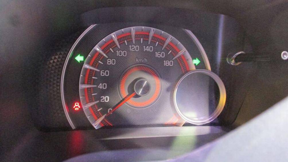 Bên cạnh đó, Suzuki Celerio 2022 thế hệ mới còn sở hữu một số tính năng đáng chú ý khác như: nút bấm Start/Stop với chìa khóa thông minh