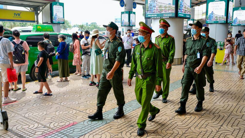 Lực lượng kiểm soát an ninh hàng không, bảo vệ tổ chức bổ sung 20% quân số so với kíp trực thông thường để trực sẵn sàng làm nhiệm vụ.