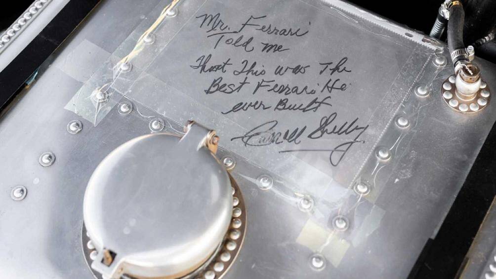 Thông điệp này hiện vẫn còn được lưu ở vị trí bình xăng trên xe