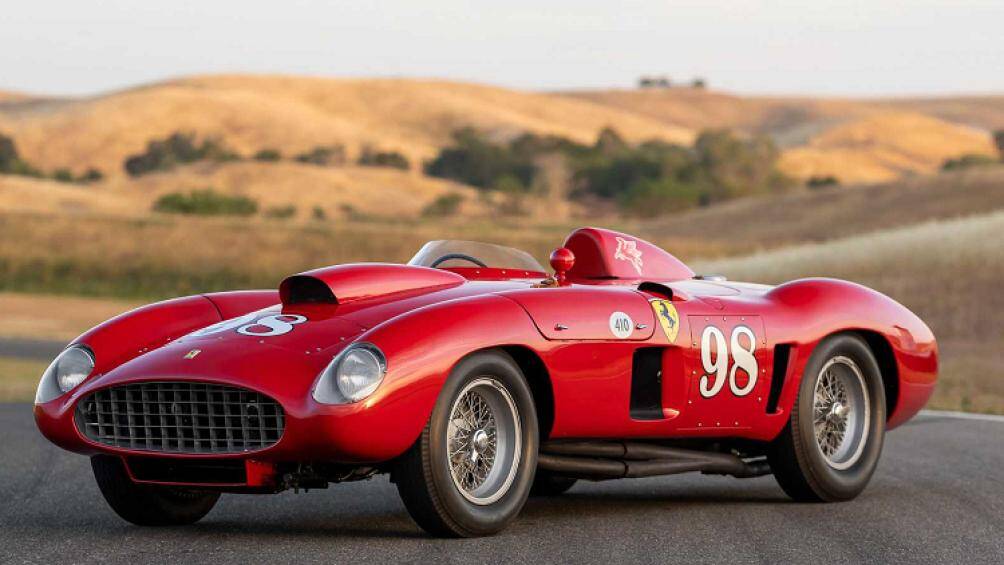 Tại đó, xe được khắc lên bình xăng dòng chữ: “Ông Ferrari đã nói với tôi rằng đây là chiếc Ferrari tốt nhất mà ông ấy từng chế tạo”