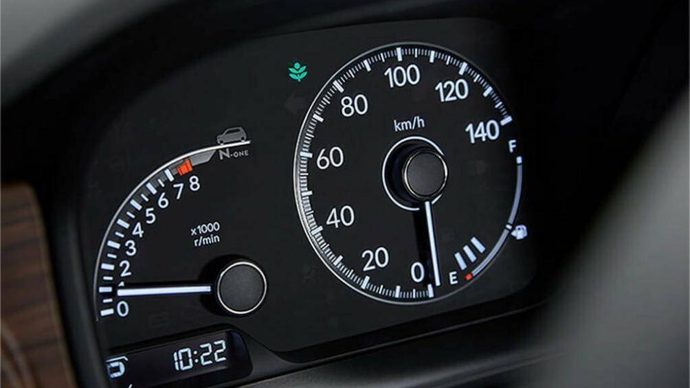 Xe được trang bị khối động cơ xăng 3 xi-lanh, hút khí tự nhiên, dung tích 660cc, sản sinh công suất tối đa 58 mã lực