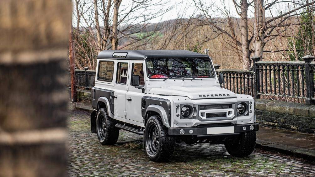 Chelsea Trucks vừa giới thiệu bản độ địa hình mới dựa trên mẫu SUV biểu tượng Land Rover Defender đời cuối, năm 2015
