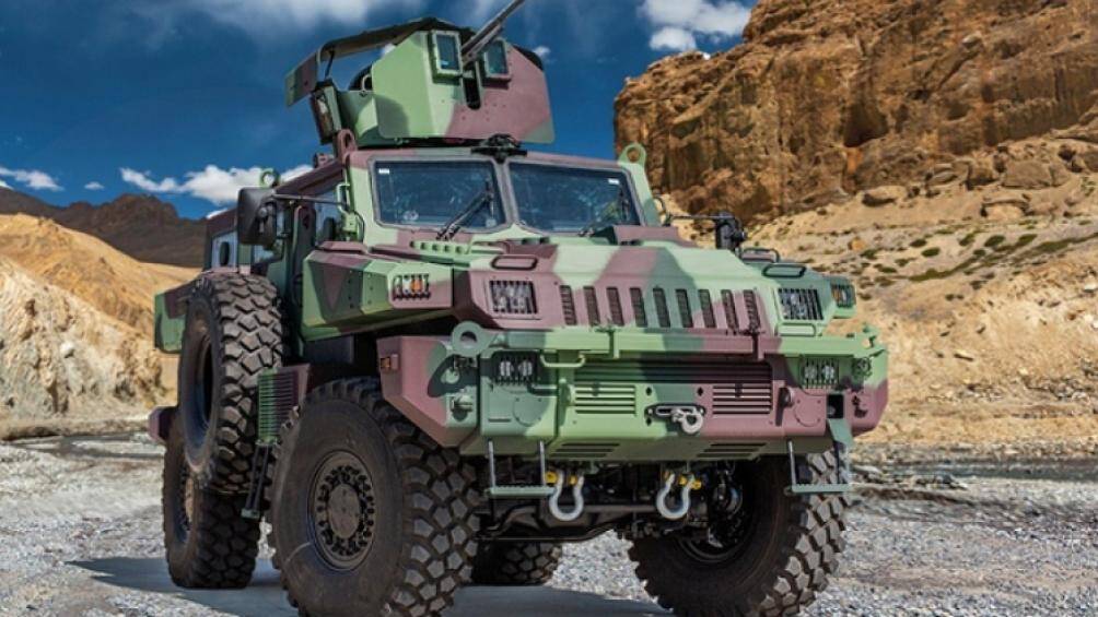 Kết cấu vững chắc giúp xe có thể lắp đặt hệ thống vũ khí như súng máy, pháo, bệ phóng tên lửa, cũng như các hệ thống giám sát, điều khiển