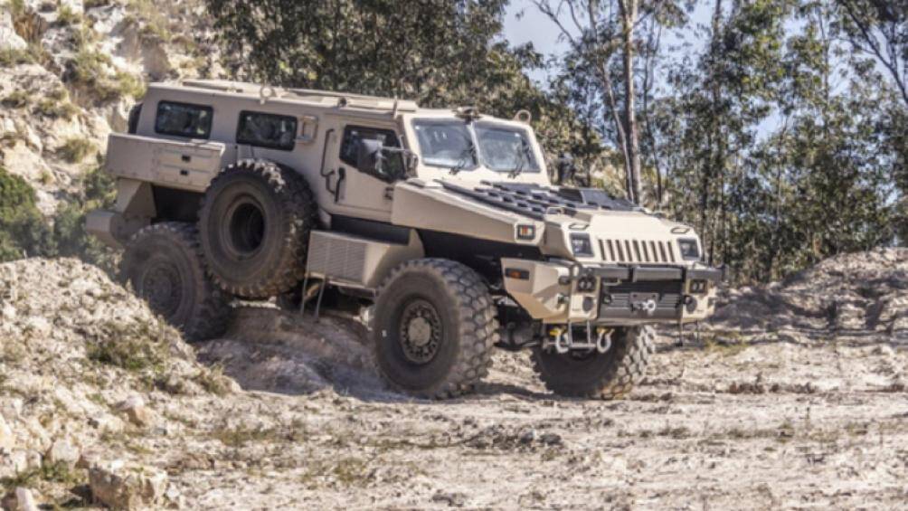 Paramount Marauder Mark 2 chống đạn đủ chỗ cho 8 người ngồi, nặng tới 16 tấn, dài 6,6 mét, cao 2,7 mét và rộng 2,6 mét