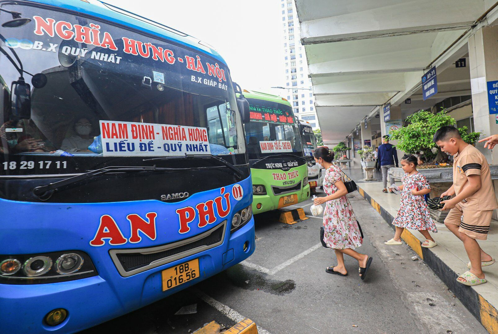 Kỳ nghỉ lễ 2/9 kéo dài 4 ngày, nên nhiều người tranh thủ thời gian về quê thăm gia đình, người thân.